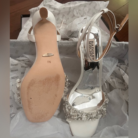 Badgley Mischka Telissa Kitten Heel - Picture 8 of 9